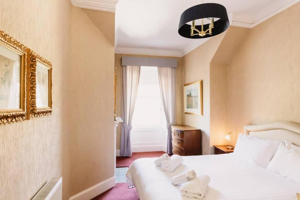 Wallace Apartment - A Unique Apartment In Countryside Park With Wifi And Access To Bar And Pool Perth Exterior foto